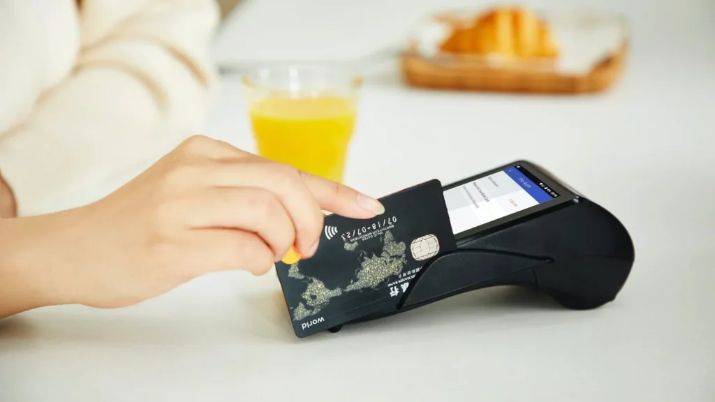 Use Credit Cards Wisely When Shopping to Avoid Waste